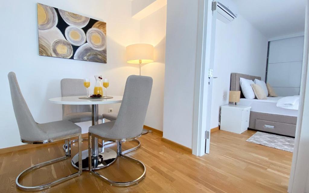 Four Views Apartments - 4