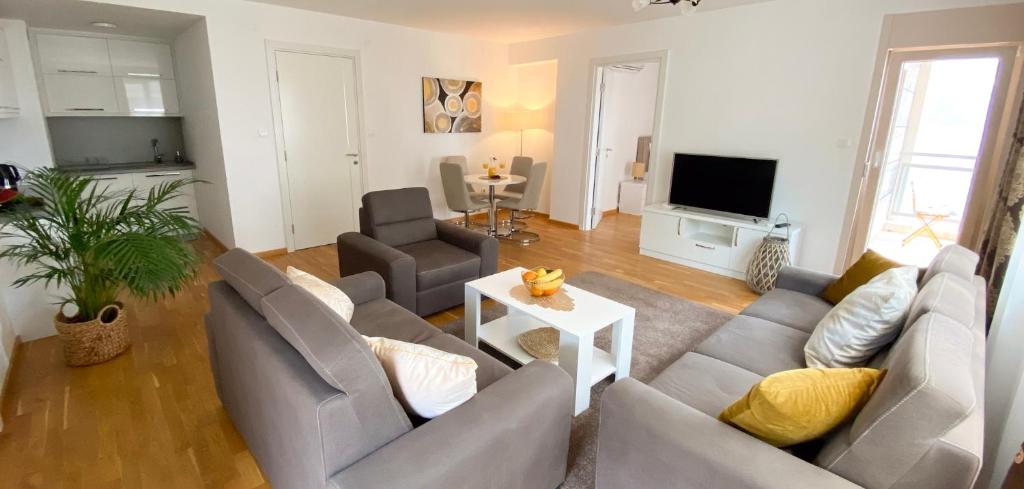 Four Views Apartments - 2