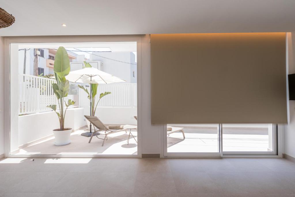 Bossa Bay Suites with Private Pool - MC Apartments Ibiza ...