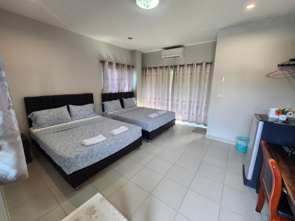 LeMae Residence เลอเม เรสซิเดนซ์ อำเภอเขาย้อย เพชรบุรี - Salle Quadruple Standard