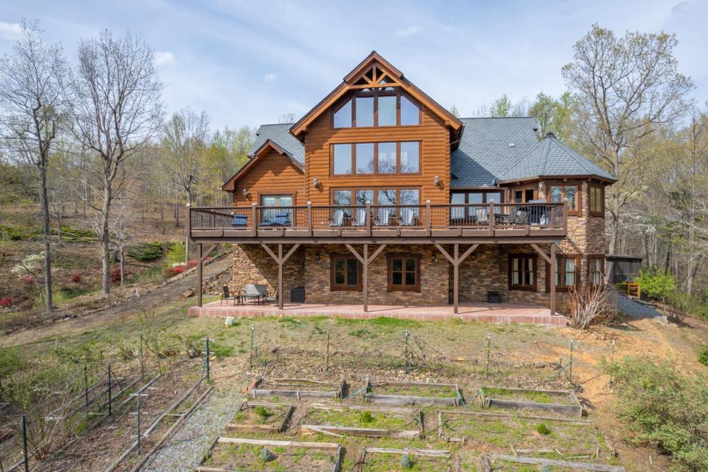 Chateau Laurel in Lake Lure, Lake Lure (updated prices 2024)