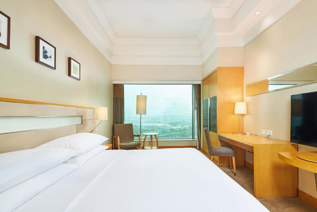 TV a/nebo společenská místnost v ubytování Four Points by Sheraton Shenzhen