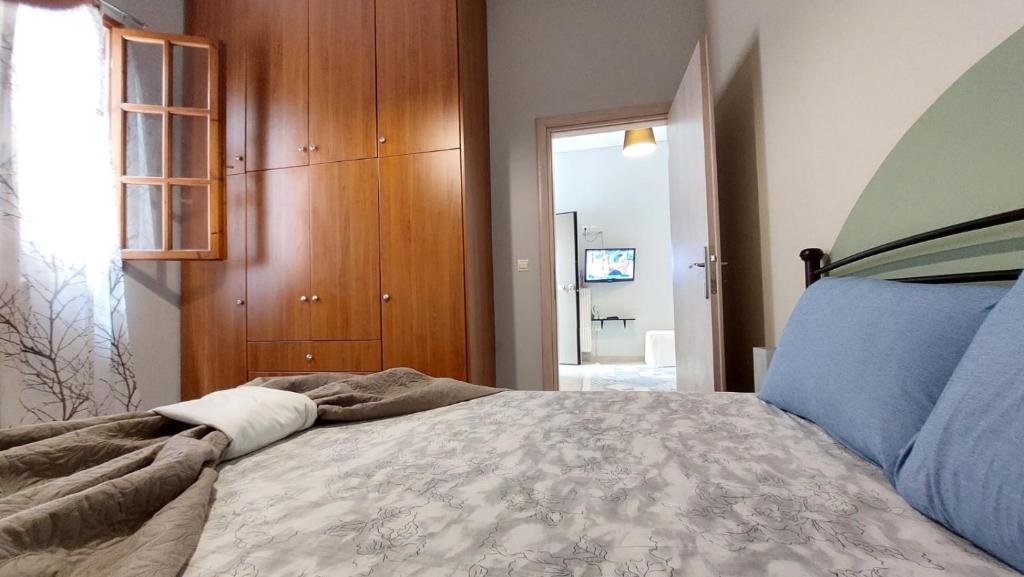 Postel nebo postele na pokoji v ubytování cozy minimal apartment