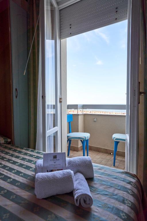 Posteľ alebo postele v izbe v ubytovaní Hotel Adriatica sul Mare
