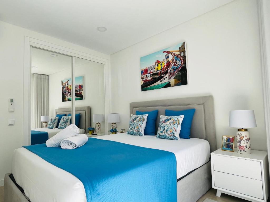 Central Tiled Apartment - 14