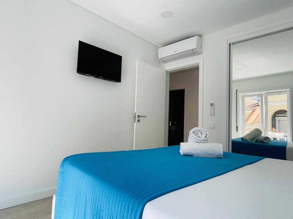 Central Tiled Apartment - 15