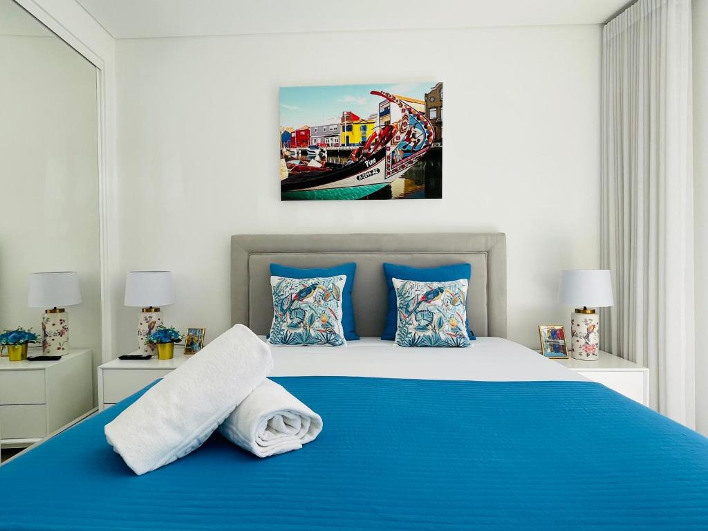 Central Tiled Apartment - 13