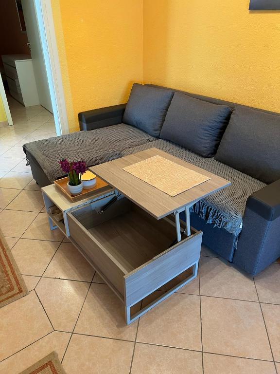 Posezení v ubytování Casa Mare Rtina Garten Zwei Baeder EG