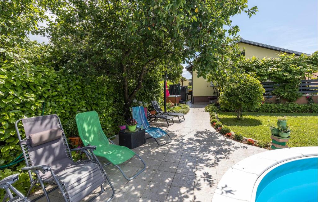 Vonkajšia záhrada v ubytovaní 3 Bedroom Stunning Home In Kastav