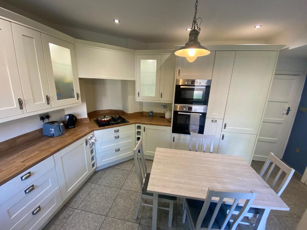 Bittern Lodge Homestay with Free Parking in Southampton - Double Room With Shared Bathroom