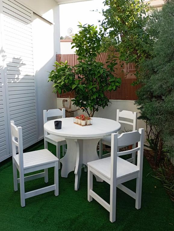 Zahrada ubytování ΤΟ ΔΙΑΜΕΡΙΣΜΑ ΤΗΣ ΜΑΙΡΗΣ or MARY'S APARTMENT