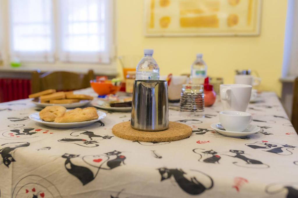 Coffee and tea making facilities at B&B - Il Portichetto