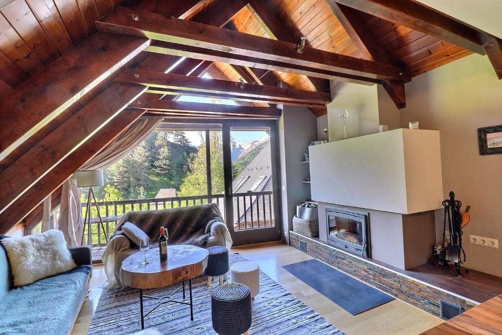 Fotografie z fotogalerie ubytování Belle maison de montagne vue sur Aneto v destinaci Vilamós