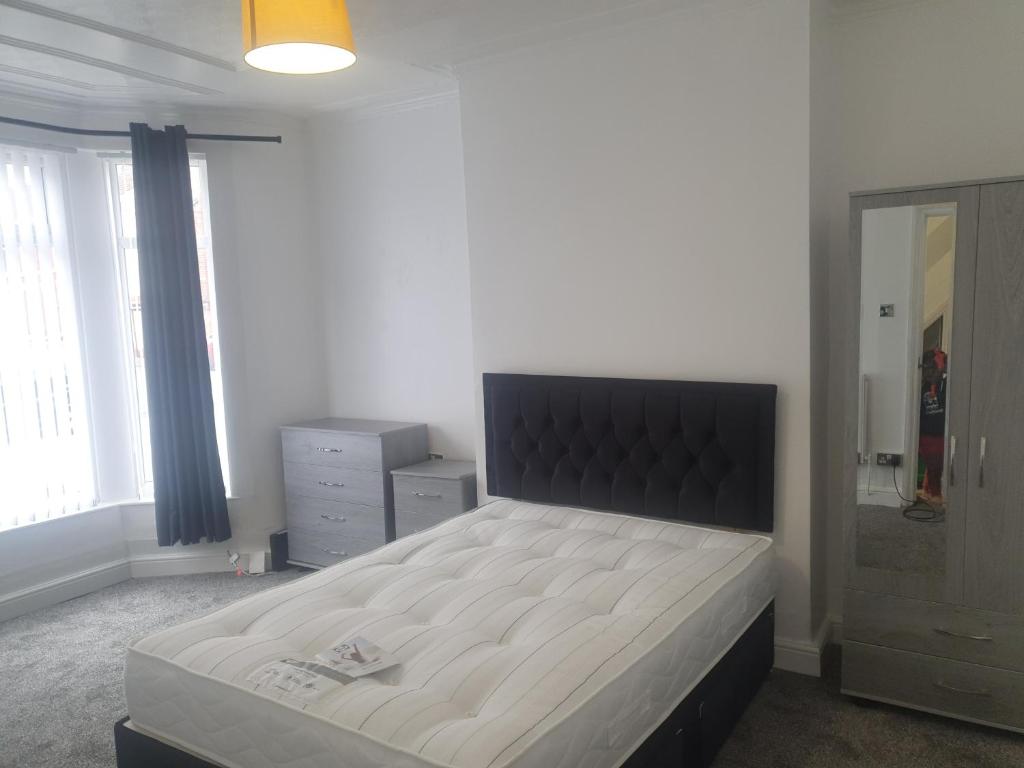 Guesthouse HEAVENLY ABODE, Liverpool, UK