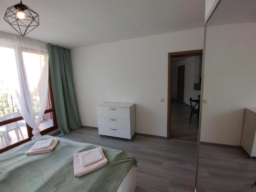 Postel nebo postele na pokoji v ubytování Apartament Sea Fort Club Grand Resort Fort Noks Sveti Vlas-Bastet BS