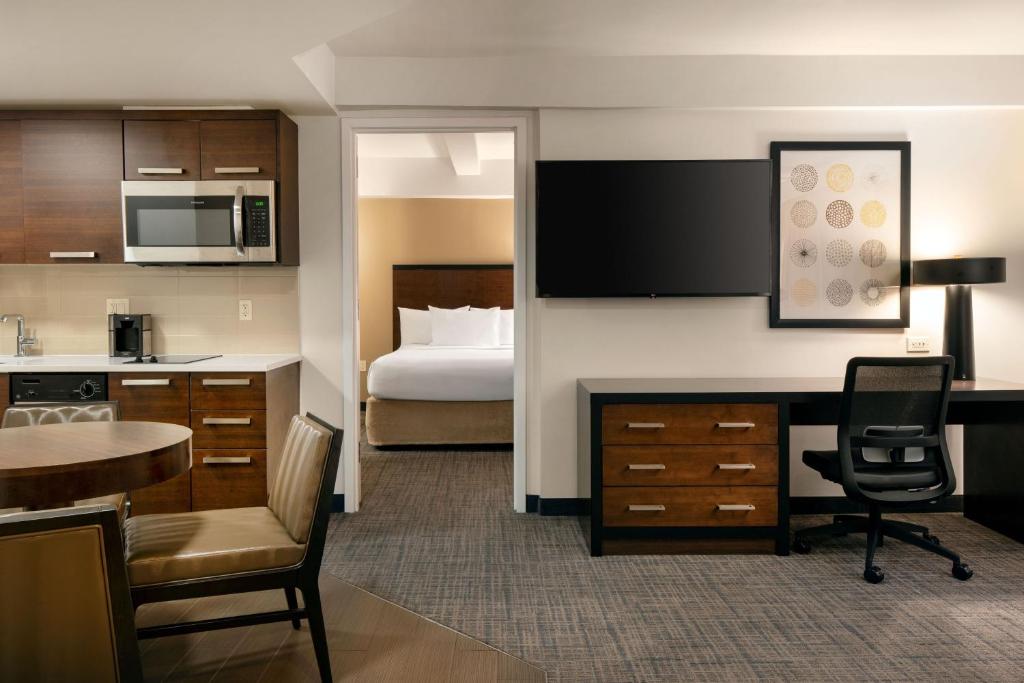 Residence Inn by Marriott New York Manhattan/ Midtown Eastside - 