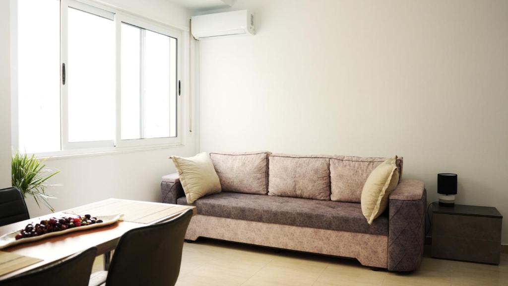High-Tech flat - Image 9