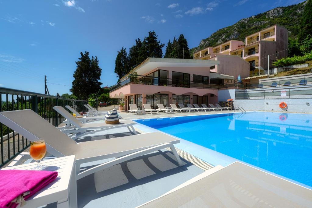 Bazén v ubytování Siora Leni Hotel nebo v jeho okolí