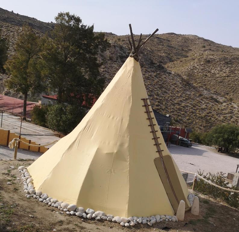 Gallery image of Tipi indio in El Campello