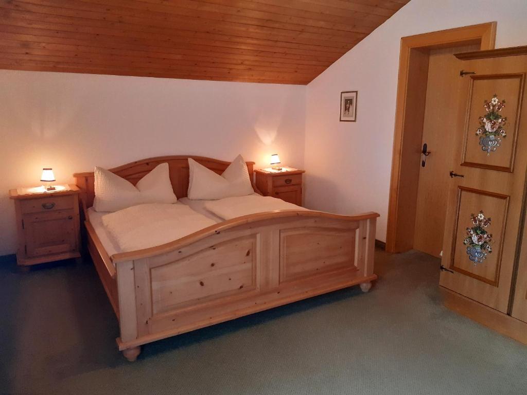 Postel nebo postele na pokoji v ubytování Haus Traudl