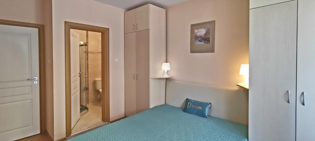 Postel nebo postele na pokoji v ubytování Messembria Resort Holiday Apartments