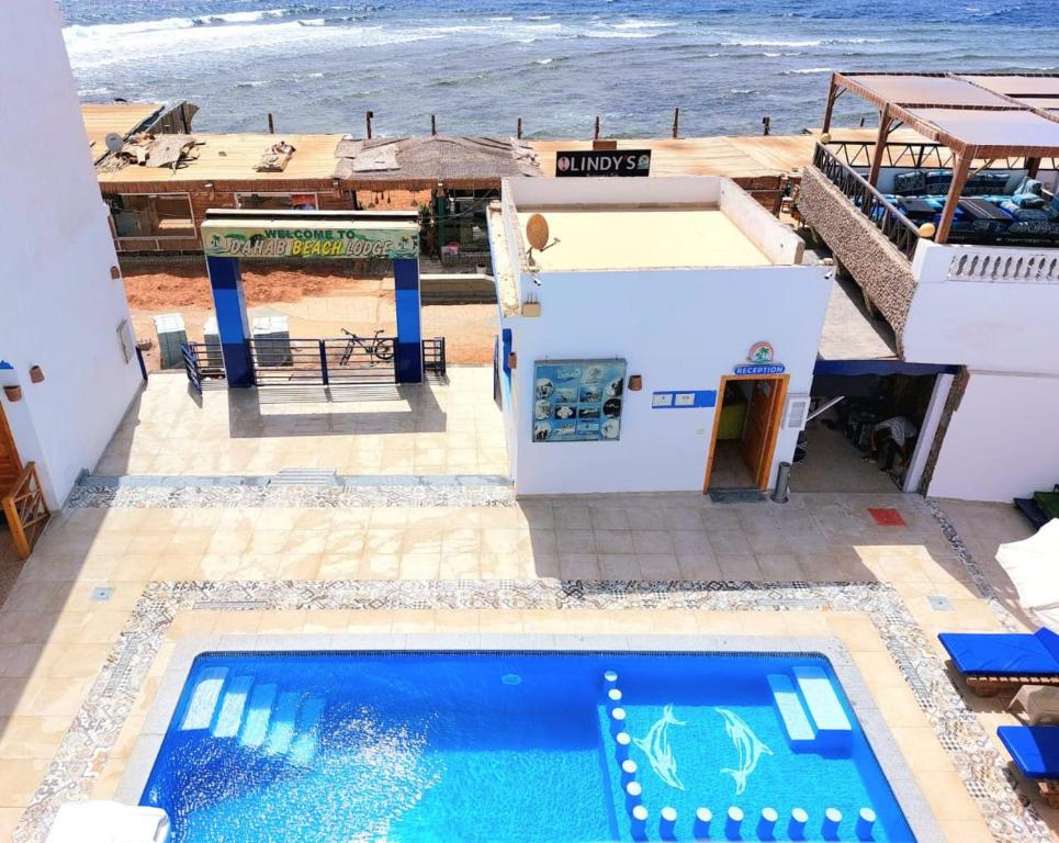 Bazén v ubytování Dahab Beach Lodge nebo v jeho okolí