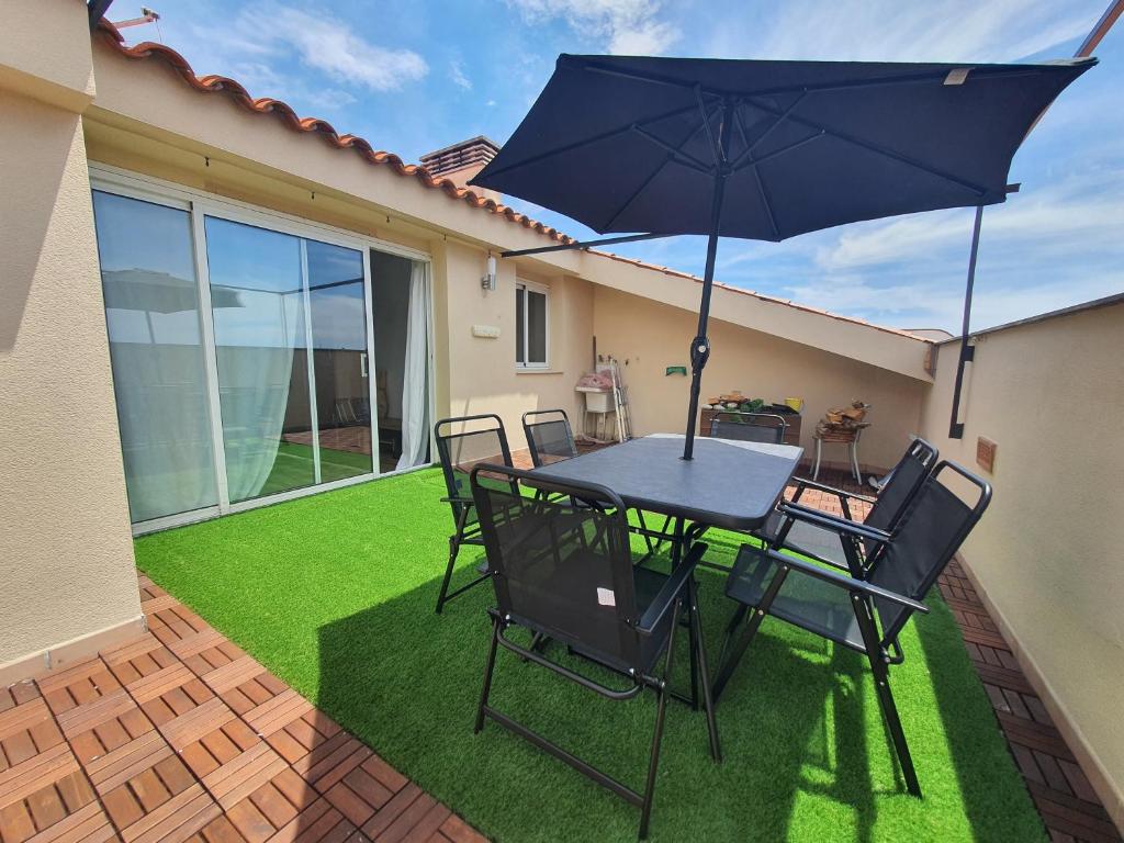 Patio alebo iná vonkajšia časť ubytovania Penthouse Blanes