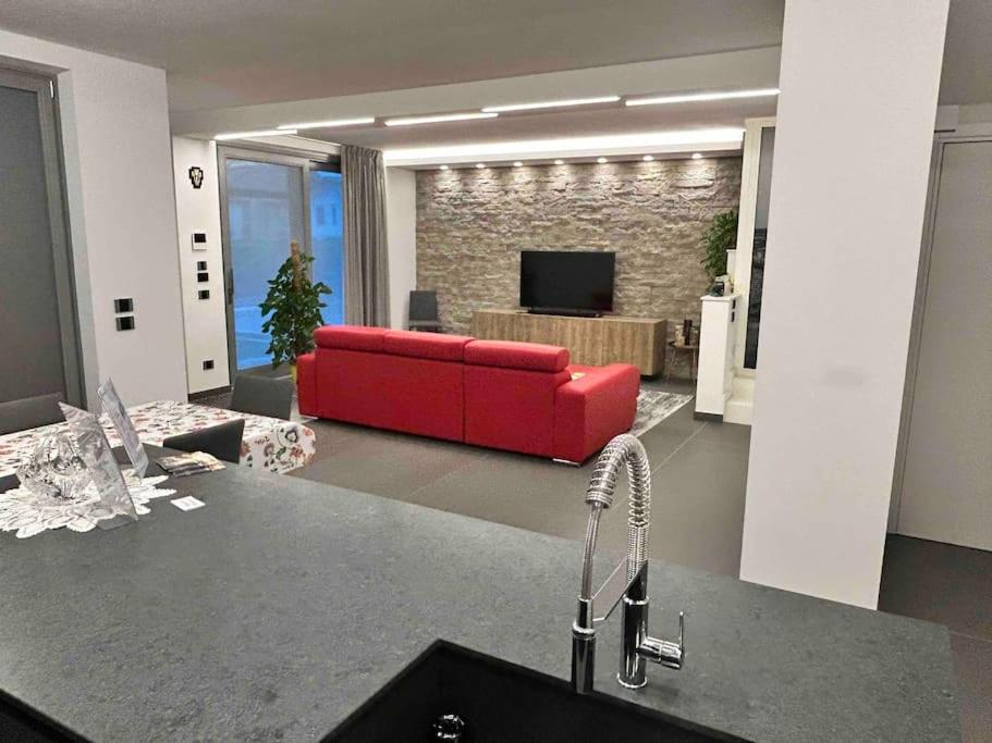 Μια τηλεόραση ή/και κέντρο ψυχαγωγίας στο Casa di Marco