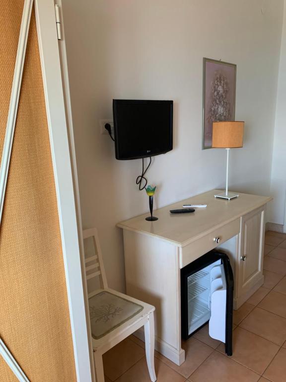 Telewizja i/lub zestaw kina domowego w obiekcie Dimora Di Mare Gallipoli