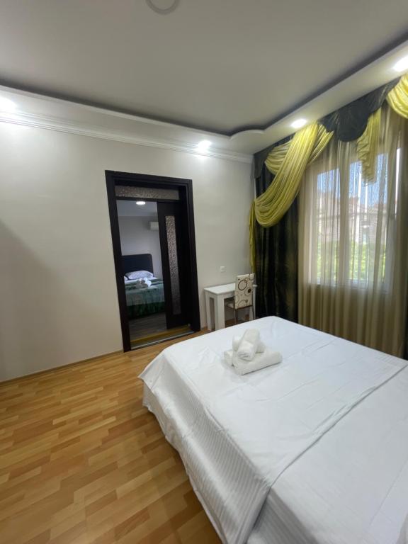 Postel nebo postele na pokoji v ubytování Four Seasons Hotel