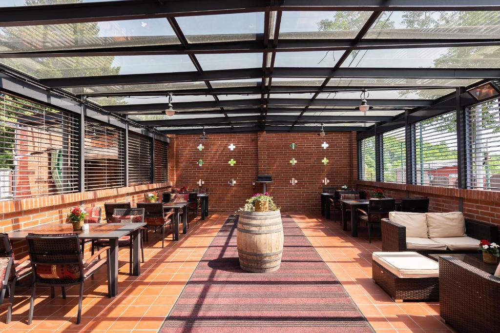 Jan Maria Hotel - 16