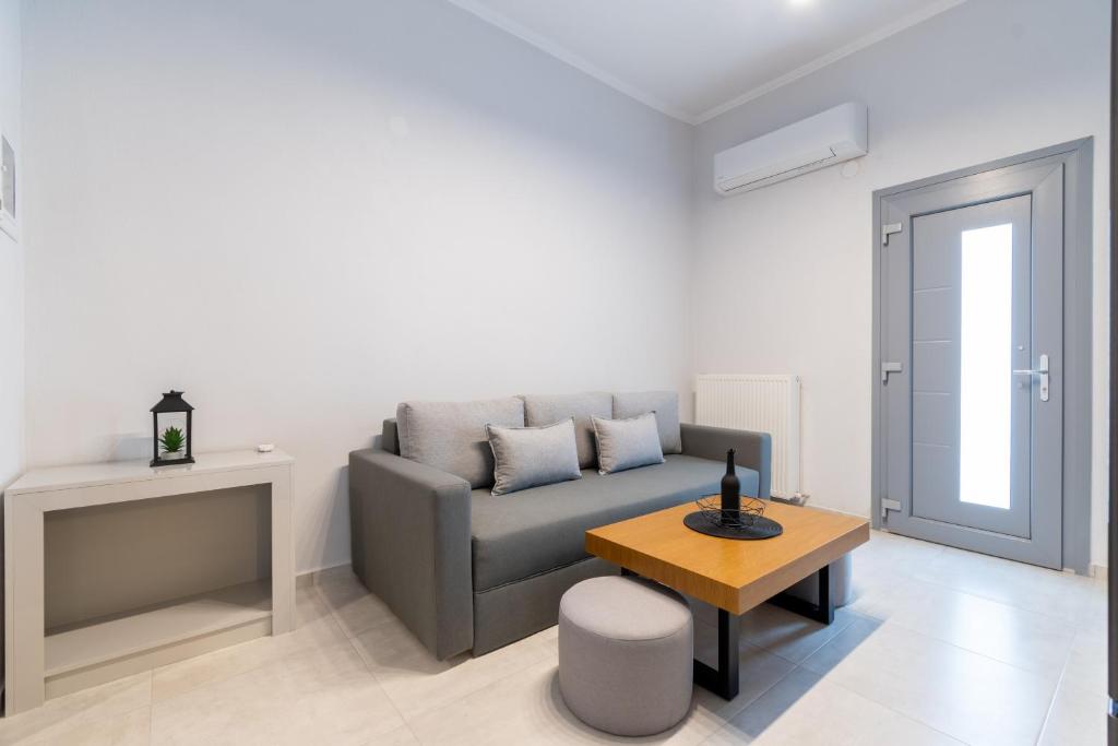 Posezení v ubytování Pantzos House
