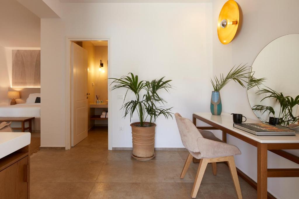 Orabel Suites Santorini (Adults Only) - 14