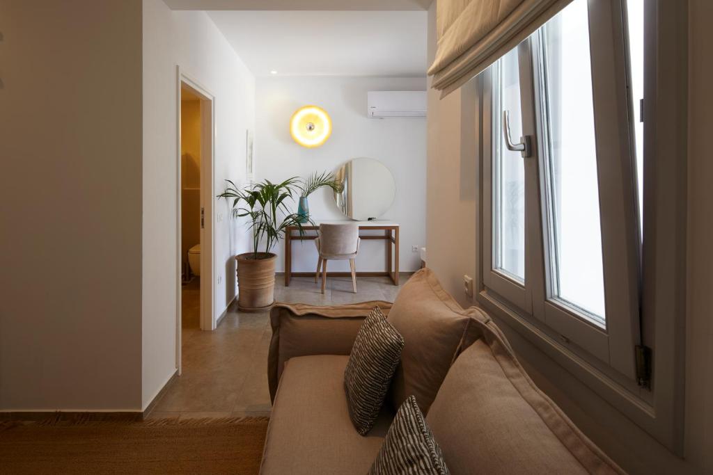 Orabel Suites Santorini (Adults Only) - 7