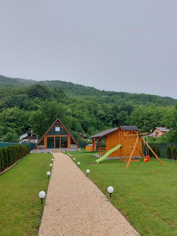 Cabana A-frame Nis - Chalet De Tres Habitaciones