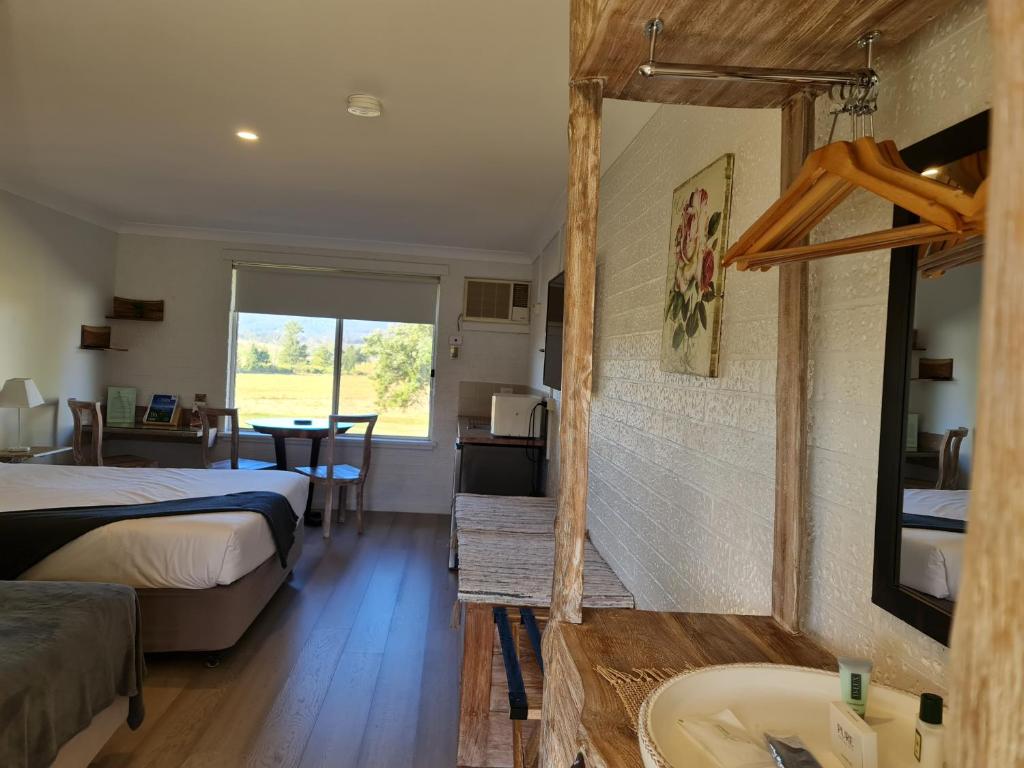 Vacy Hunter Valley Lodge - Triple Room With Garden View