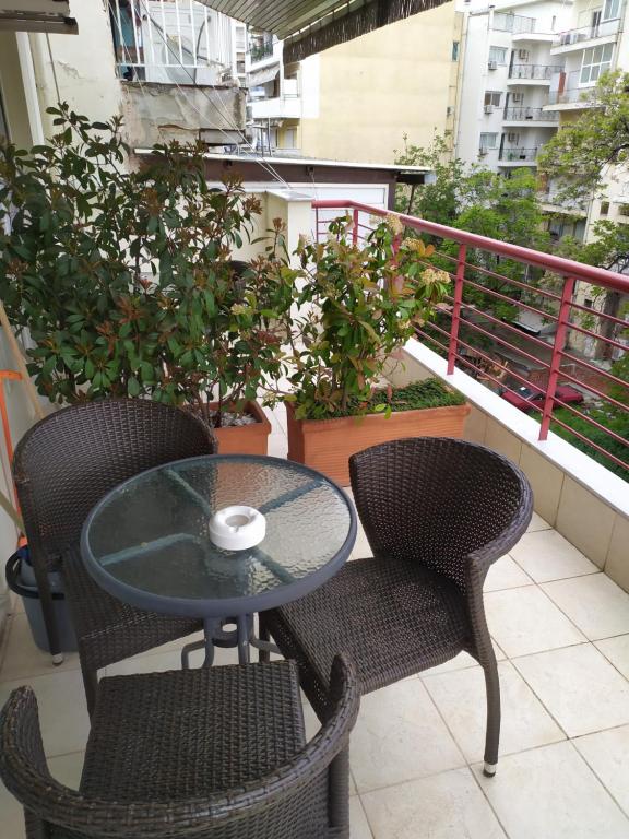 Tzikas apARTments - Apartment With Terrace