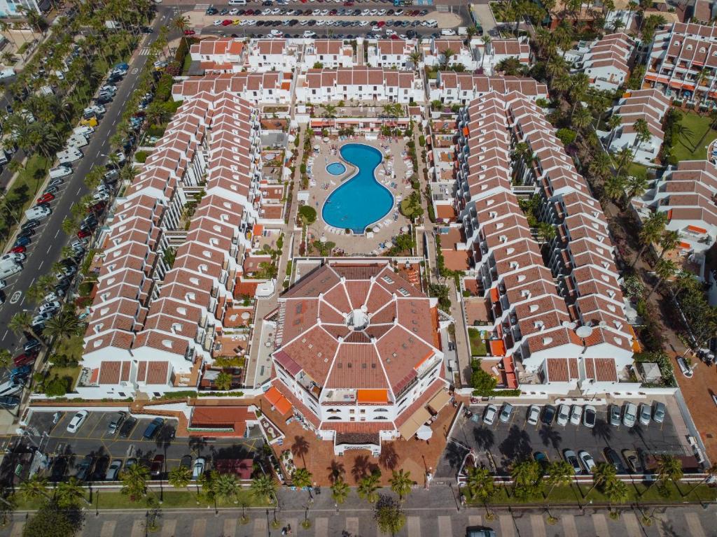 Letecký snímek ubytování GO2TENERIFE Apart'Mila WOWWW!!! sea view & Pool