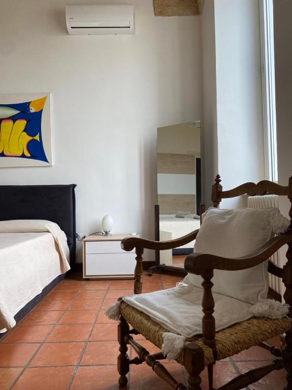 B&B Palazzo Giordano Luxury Rooms - Triple Room With Private Bathroom