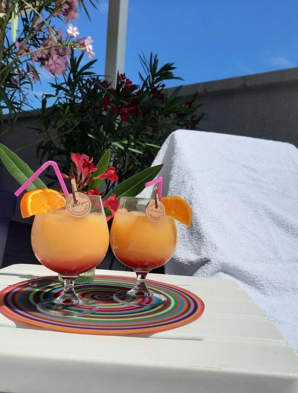 Nápoje v ubytovaní Traum Ferienwohnung mit Pool am Meer, Kroatien, Istrien, Liznjan bis 6 Personen, Urlaub an der Adria