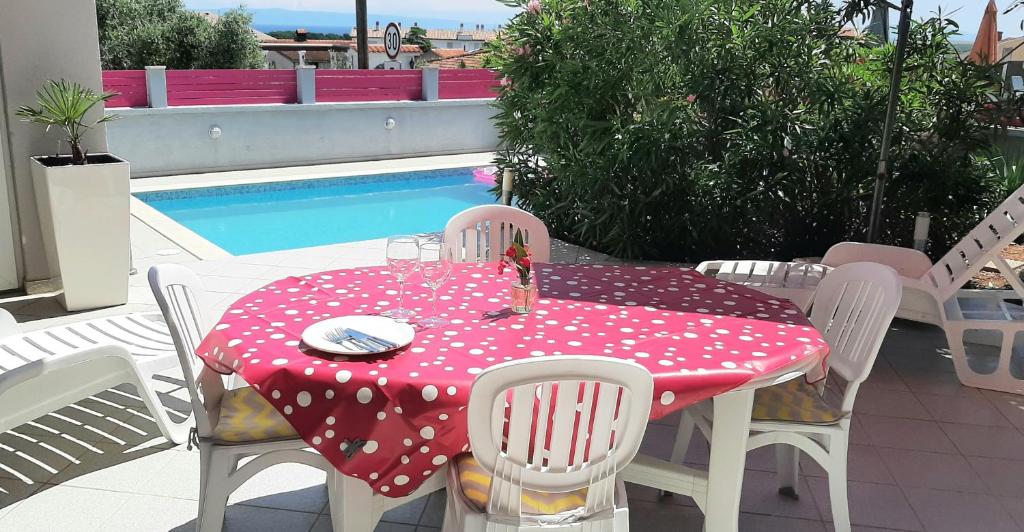 Bazén v ubytovaní Traum Ferienwohnung mit Pool am Meer, Kroatien, Istrien, Liznjan bis 6 Personen, Urlaub an der Adria alebo v jeho blízkosti