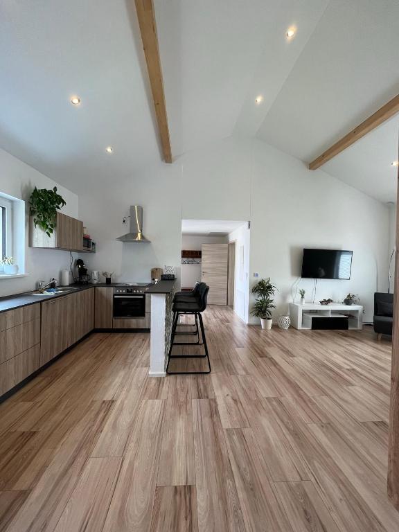 Kuchyň nebo kuchyňský kout v ubytování Ferienwohnung "Moseltraum" Ensch