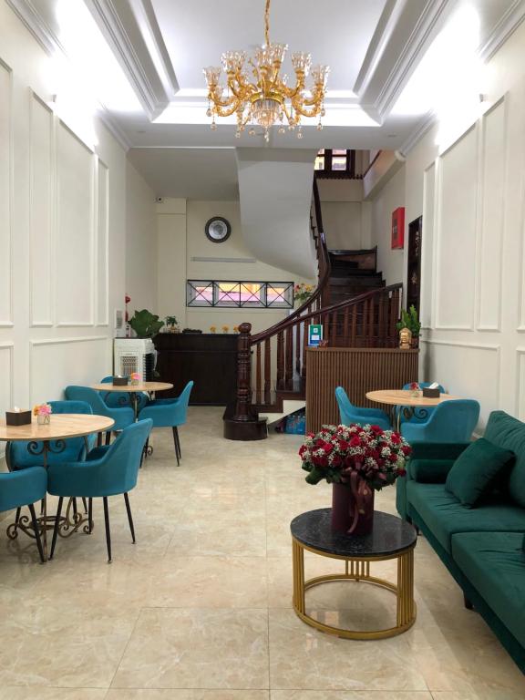 Khu vực ghế ngồi tại Maya Homestay