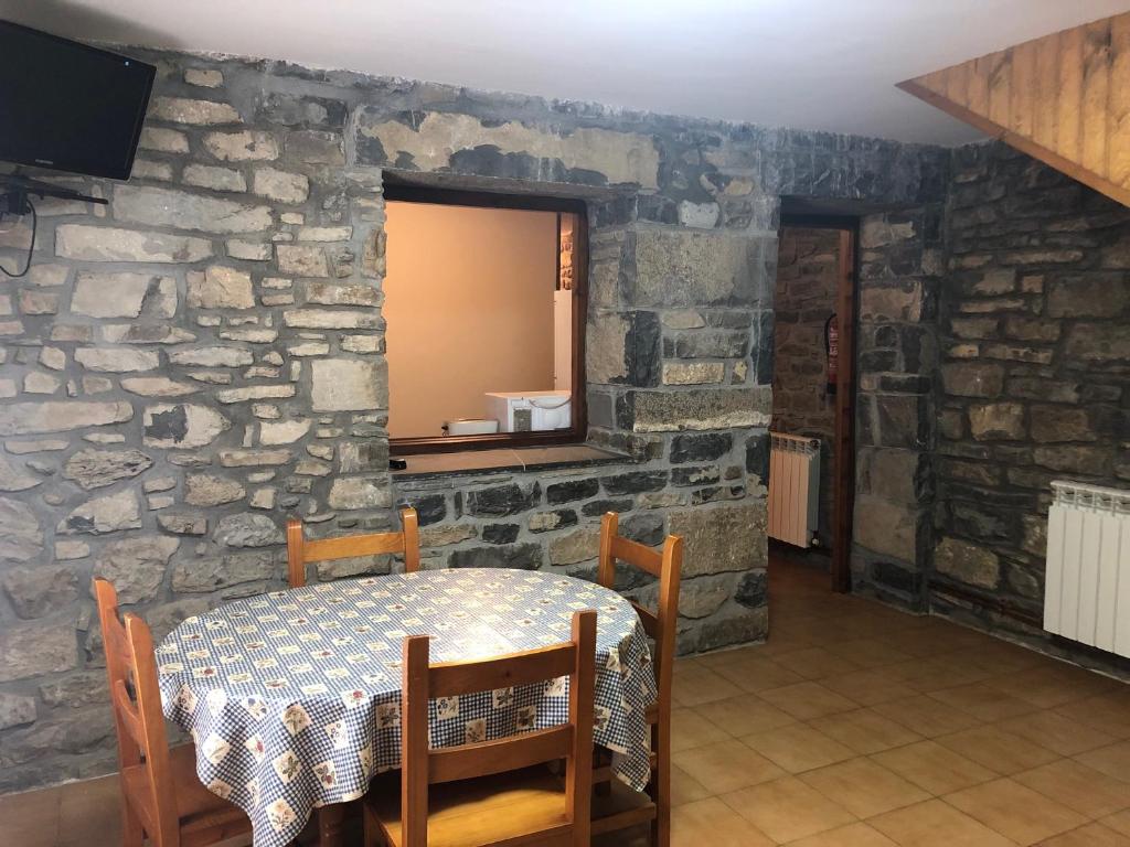 Fotografie z fotogalerie ubytování apartamentos casa botero v destinaci Sarvisé