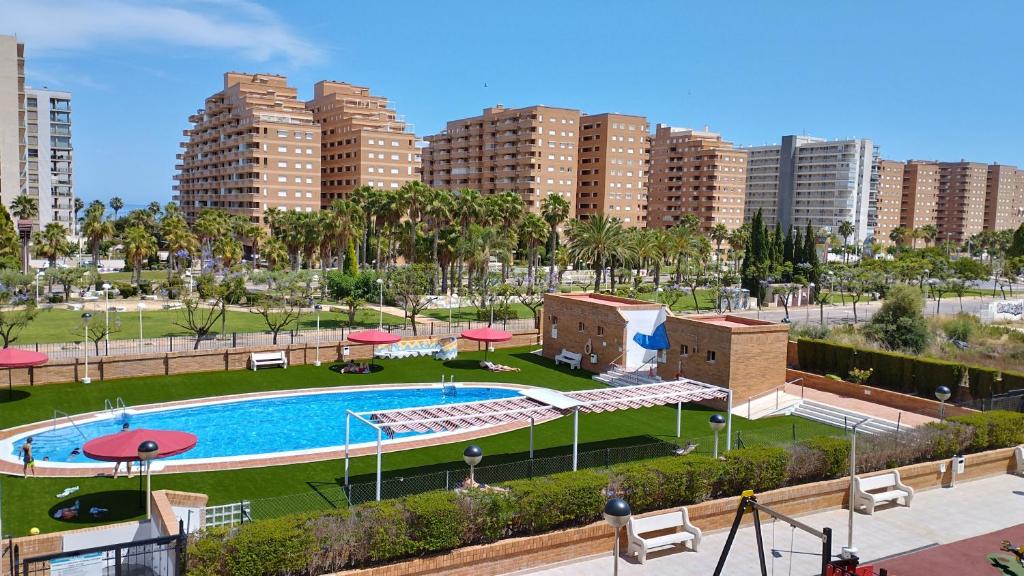 Bazén v ubytování Torremar frontal al mar nebo v jeho okolí