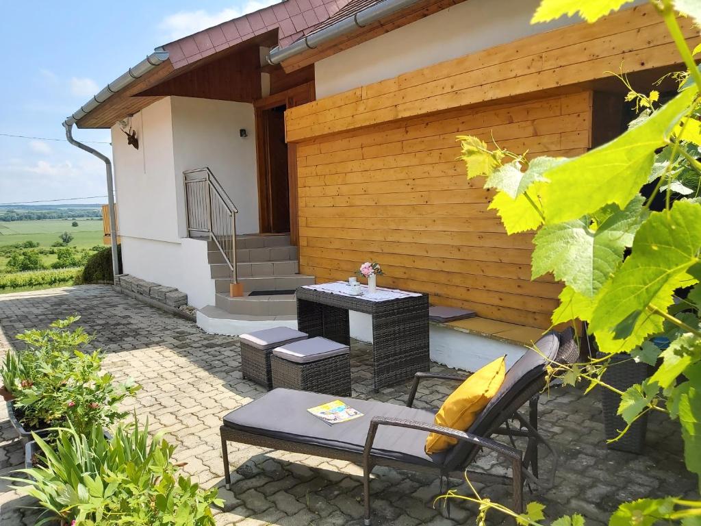 A balcony or terrace at Ferienhaus Eisenberg