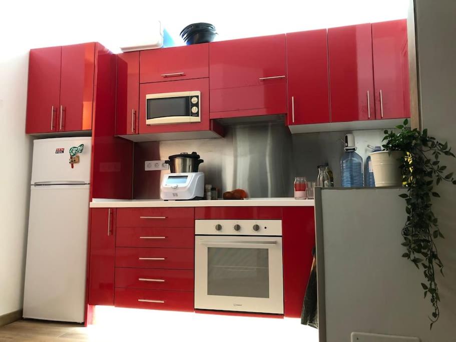 Kuchyň nebo kuchyňský kout v ubytování BRIGH LOFT DISHWASER SURFERS&NÓMADS