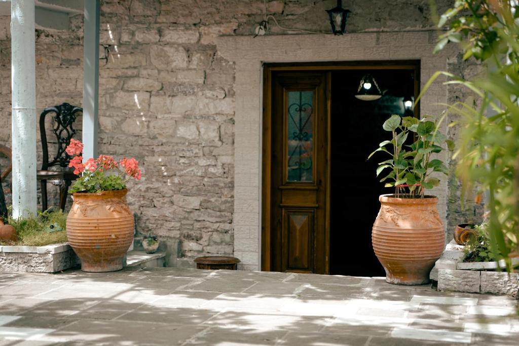 Fotografie z fotogalerie ubytování Guest House Edmond v destinaci Gjirokastër