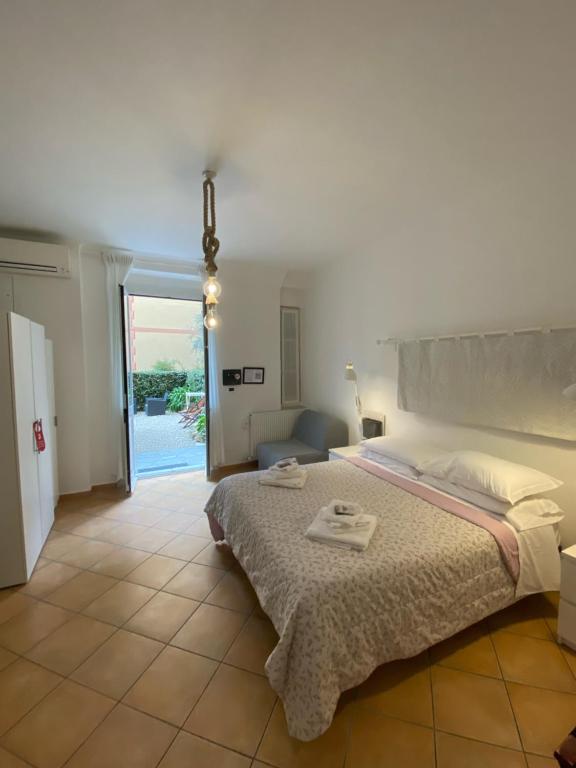 A bed or beds in a room at Soffio Di Mare