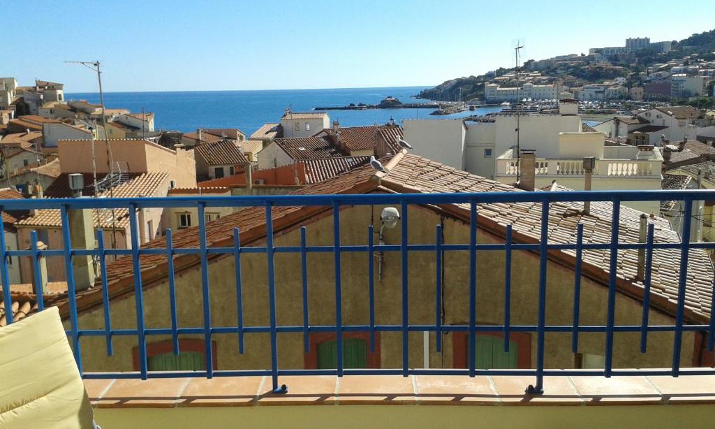 En balkong eller terrass på La Maison Bleue